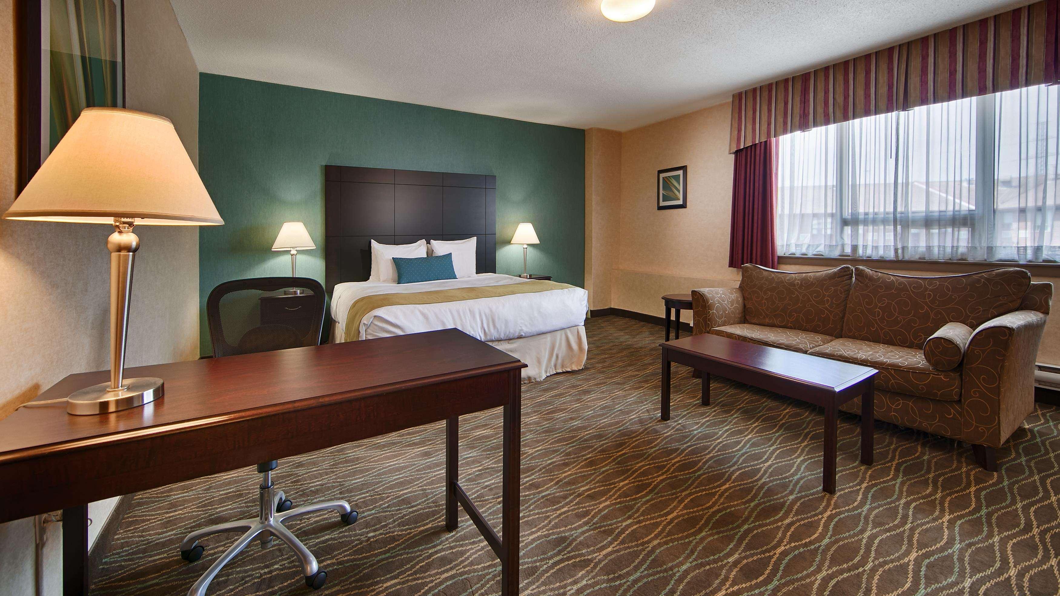 Best Western Plus Durham Hotel & Conference Centre Oshawa Exterior photo