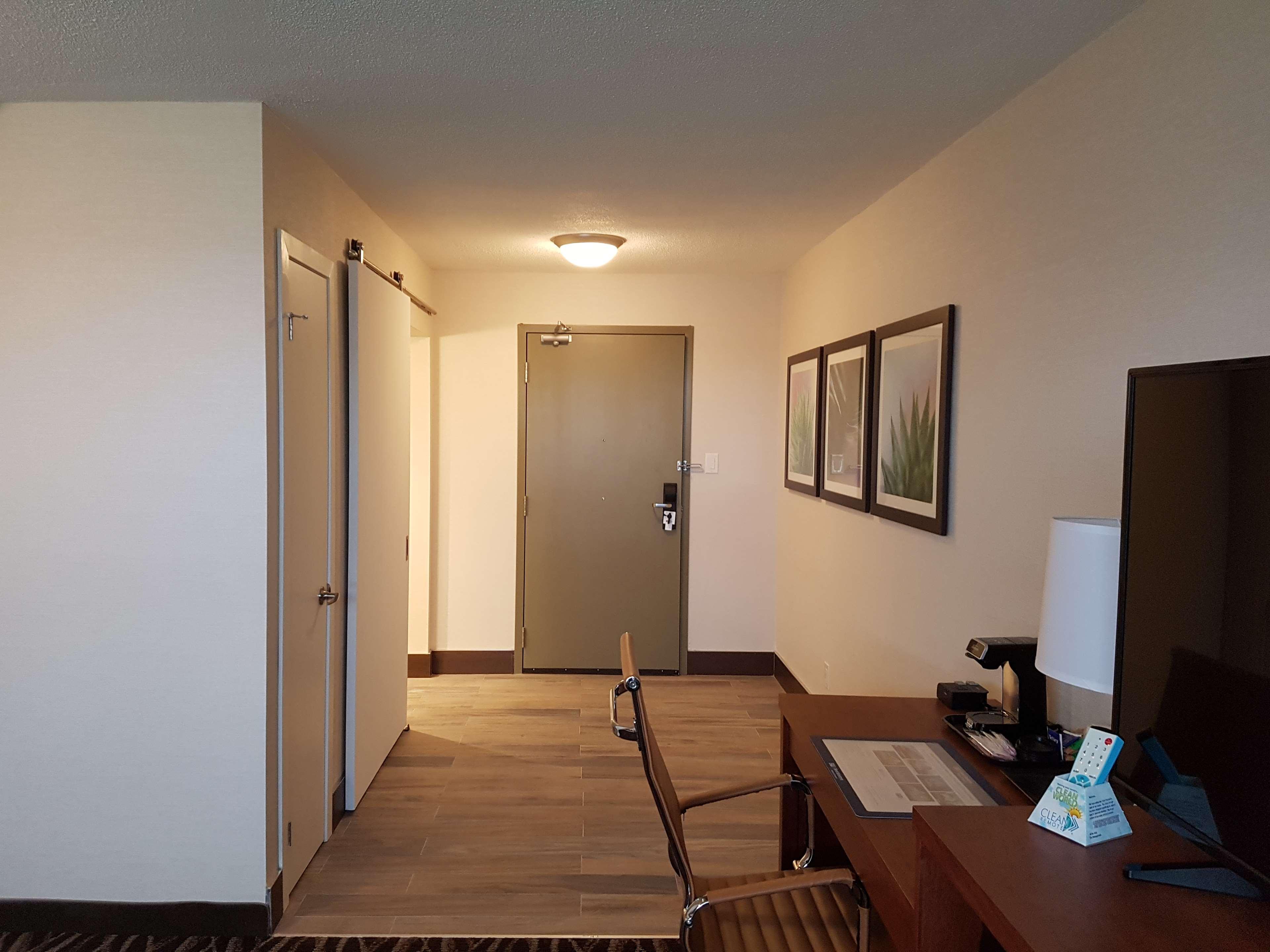 Best Western Plus Durham Hotel & Conference Centre Oshawa Exterior photo