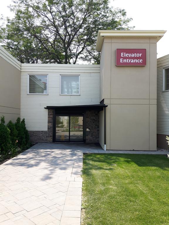 Best Western Plus Durham Hotel & Conference Centre Oshawa Exterior photo